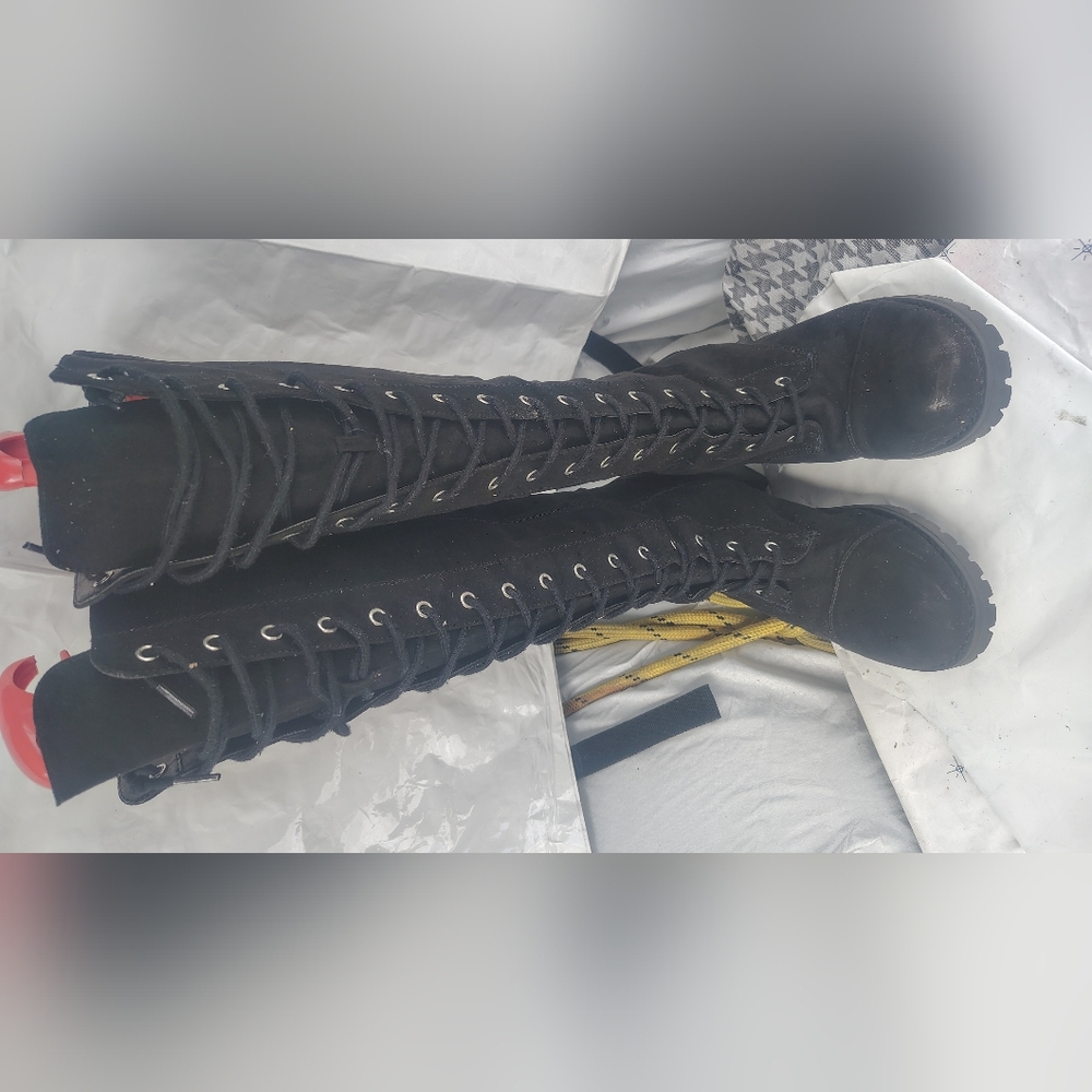 Elegant Black Lace-Up Women's Boots